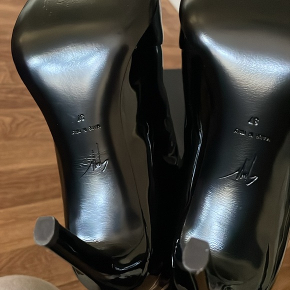 Guiseppe Zanotti Women's Virgyn High Heel Booties - Picture 4 of 7